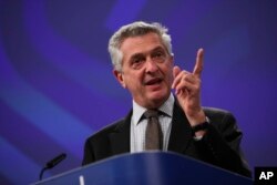 Kepala UNHCR Filipo Grandi menjawab pertanyaan dalam konferensi pers di kantor pusat Uni Eropa di Brussels, 29 Oktober 2019. (Foto: Francisco Seco/AP Photo)