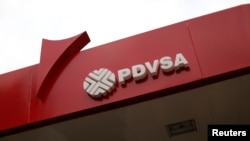 La compañía petrolera estatal de Venezuela PDVSA ha incumplido pagos con la petrolera estatal de India, según informes.