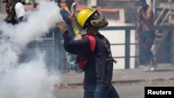 El independiente Observatorio de Conflictividad Social dijo que 16  personas murieron el miércoles 23 de enero de 2019 durante las protestas contra Nicolás Maduro, cuyo segundo mandato asumido el pasado 10 de enero avivó la crisis política que vive la nación.