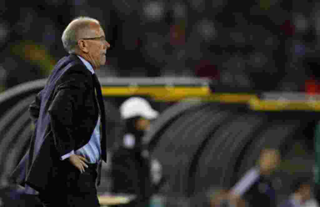 England's coach Brian Eastick gestures during a U-20 World Cup group F soccer match against Argentina in Medellin, Colombia, Monday, Aug. 1, 2011. (AP Photo/Ricardo Mazalan)