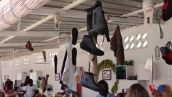 Les chaussures à base de pneus recyclés au Togo (vidéo)