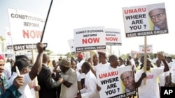 People rally to protest over a power vacuum created by the absence of President Umaru Yar'Adua, Abuja, 12 Jan 2009