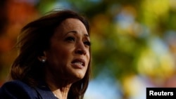 La candidata presidencial demócrata y vicepresidenta de Estados Unidos, Kamala Harris, habla durante un evento de campaña en Washington Crossing, Pensilvania, Estados Unidos, el 16 de octubre de 2024.