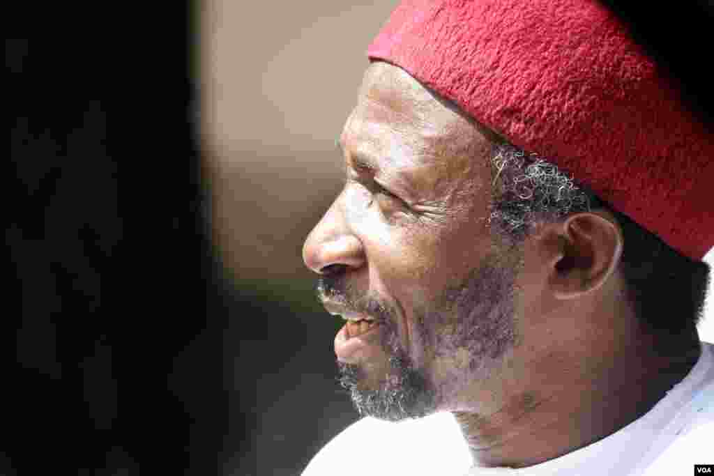 Imam Sani Isa of the Peace Revival and Reconciliation Foundation of Nigeria says politicians in Nigeria use religion to polarize the public on other economic and social issues, Kaduna, Nigeria, Feb. 14, 2014. (Heather Murdock/VOA)