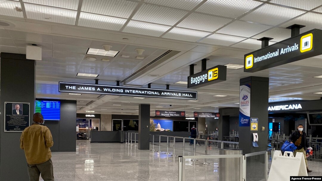 Ikibuga c'indege ca "Washington Dulles International Airport in Dulles" kiri muri Reta ya Virginiya