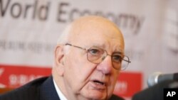 Paul Volcker, chairman of President Obama's economic recovery advisory board, at Lotte Hotel, Seoul, 05 Nov