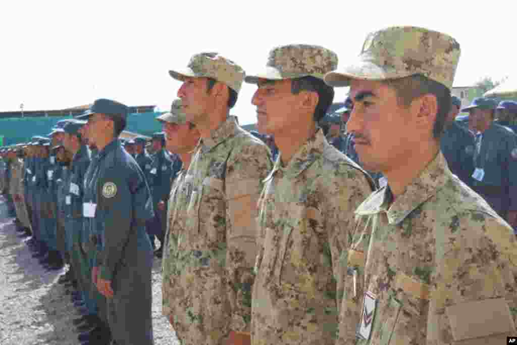 فراغت بیش از ٢۰۰ پولیس افغان در هرات