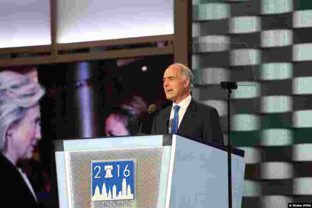 Guyyaa duraa (kaleessa) Kora-Sabaa paartii Demokiraatii &nbsp;Filadalfiyaatti Adooleessa 25, 2016 (A. Shaker/VOA)