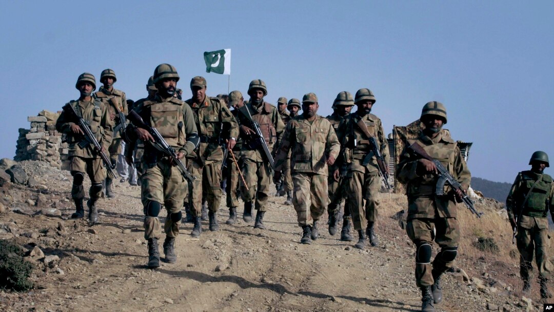 Militer Pakistan melancarkan serangkaian serangan atas militan di Waziristan Utara Minggu (15/6) pagi (foto: dok).