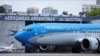 ARCHIVO - Un Boeing 737 MAX de Aerolíneas Argentinas aterriza en el aeropuerto Aeroparque Jorge Newbery, en Buenos Aires, Argentina, el 26 de diciembre de 2024.