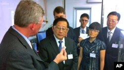 རྒྱ་ནག་གི་ཚན་རིག་དང་འཕྲུལ་རིག་བློན་ཆེན་གྱི་གཟིགས་ཞིབ།
