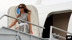 U.S. first lady Melania Trump steps from the plane as she arrives to visit Vanderbilt Children's Hospital as part of her "Be Best" campaign in Nashville, Tennessee, U.S., July 24, 2018. 