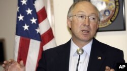 Ken Salazar, es el último de los funcionarios hispanos en el gabinete de Obama en anunciar su retiro.