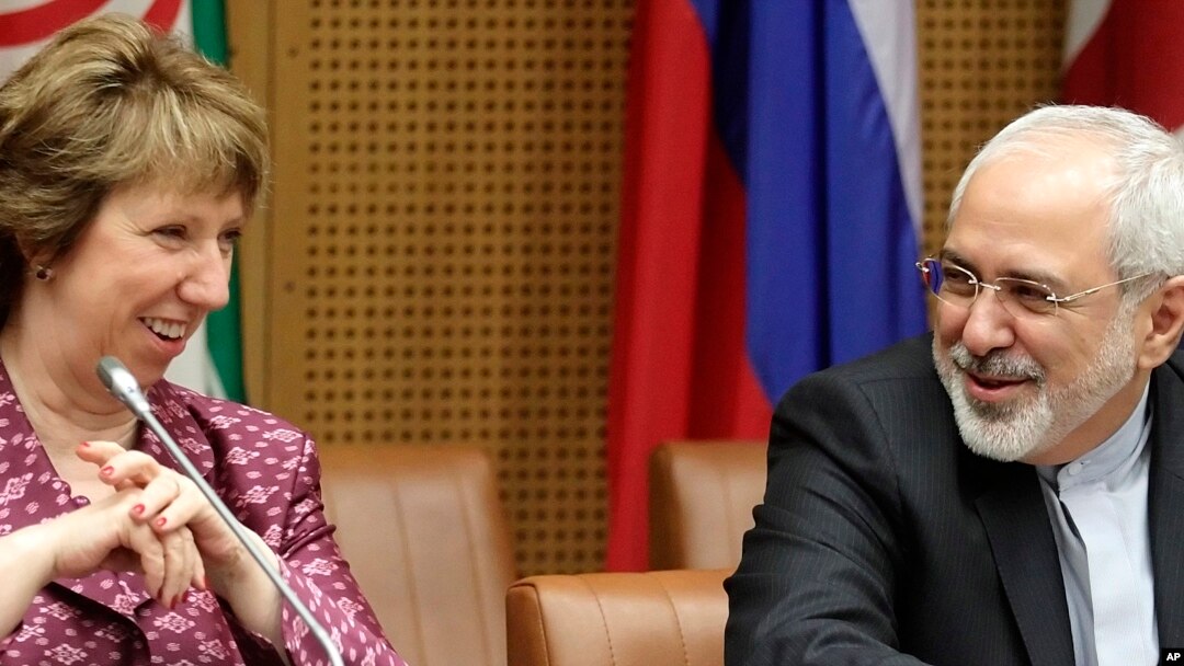 Pemimpin Kebijakan Uni Eropa Catherine Ashton (kiri) dan Menlu Iran Mohammad Javad Zarif di Wina (Foto: dok).