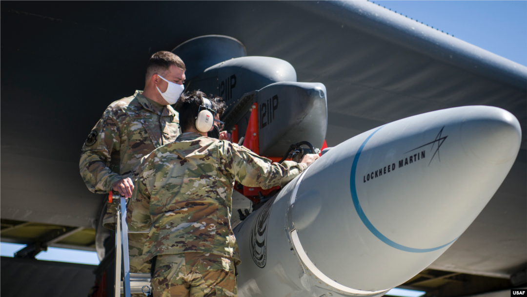美國空軍人員測試一款高超音速導彈（美國空軍2020年8月6日）