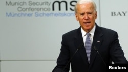 ທ່ານ Joe Biden ຮອງປະທານາທິບໍດີສະຫະລັດກ່າວຄໍາປາໄສ ກອງປະຊຸມດ້ານຄວາມໝັ້ນຄົງຄັ້ງທີ 49 ທີ່ນະຄອນ ຢູ່ພາກໃຕ້ຂອງເຢຍຣະມັນ ໃນວັນທີ 2 ກຸມພາ 2013.