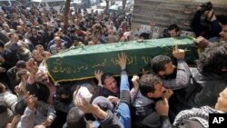 4일 이집트 수도 카이로의 타흐리르 광장에서 열린 모하메드 알 귄디의 장례식.