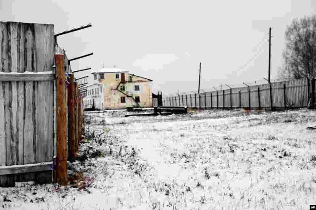 Barbed wire fences at Perm-36 kept prisoners in. (Yuli Weeks/VOA)