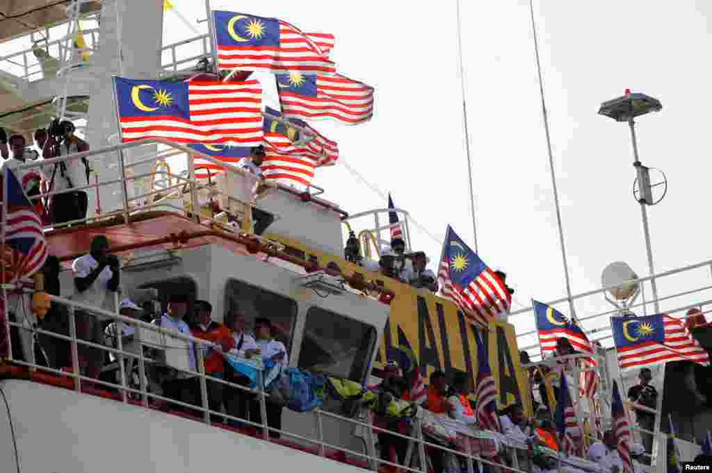 A Malaysian NGO's aid ship