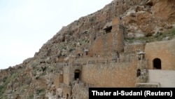 Pemandangan Biara Rabban Hormizd terlihat di Alqosh, Irak, 18 Februari 2021. (Foto: REUTERS/Thaier al-Sudani)