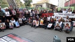 Protestos na Turquia contra a prisão de políticos
