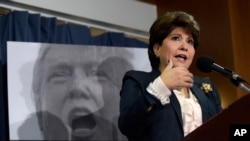 Janet Murguia, presidenta y directora ejecutiva del Consejo Nacional de La Raza, habló durante una conferencia de prensa en el National Press Club en Washington. 