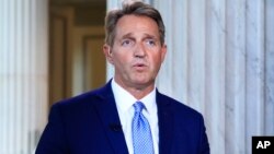 Jeff Flake, senator Partai Republik dari Arizona (foto: dok). 