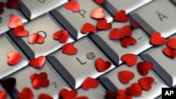 Društveni mediji možda pomažu u stvaranju romantičnih veza, no mogu imati i suprotan učinak