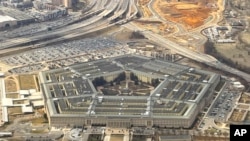 Vista del Pentágono a través de la ventana de un avión en Washington, el jueves 20 de febrero de 2025.