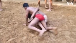 전통 레슬링의 명맥을 잇기 위한 인도인들의 노력