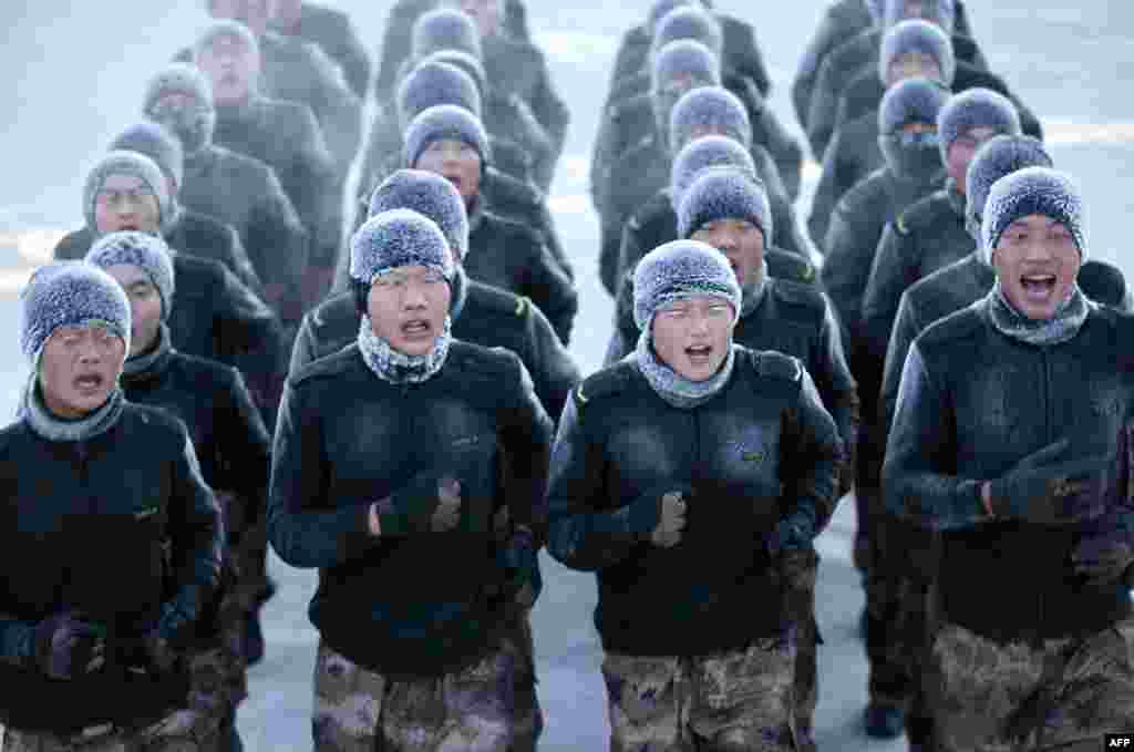 Chinese People&#39;s Liberation Army soldiers attending a training session in freezing temperatures in Heihe, northeast China&#39;s Heilongjiang province.