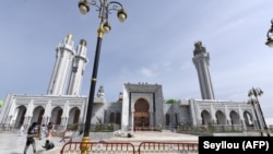 Esplanade de la Grande Mosquée des Mourides à Dakar, le 25 septembre 2019.