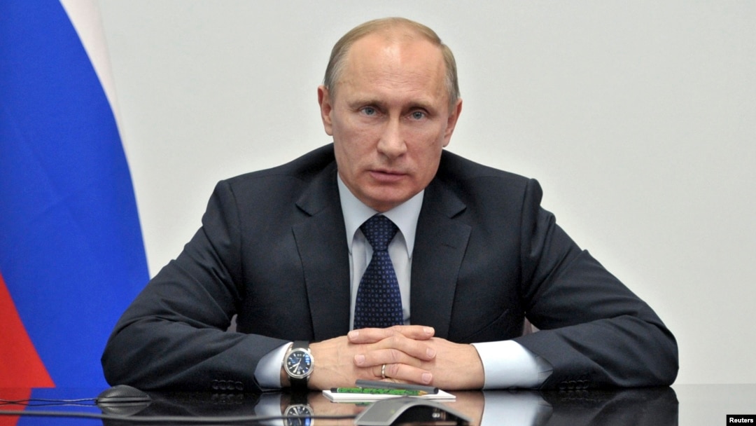 Meski mendapat desakan Washington, Presiden Rusia Vladimir Putin mengatakan Edward Snowden tidak akan diekstradisi ke Amerika (foto: dok). 