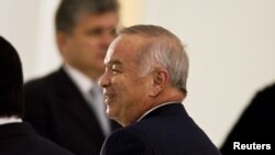 O'zbekiston Prezidenti Islom Karimov Olma-Otada o'tgan sammitda, 28-aprel, 2009-yil.