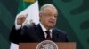 Le président mexicain Andres Manuel Lopez Obrador prend la parole lors d'une conférence de presse sur une base militaire à Apodaca, à la périphérie de Monterrey, au Mexique, le 13 mai 2022.