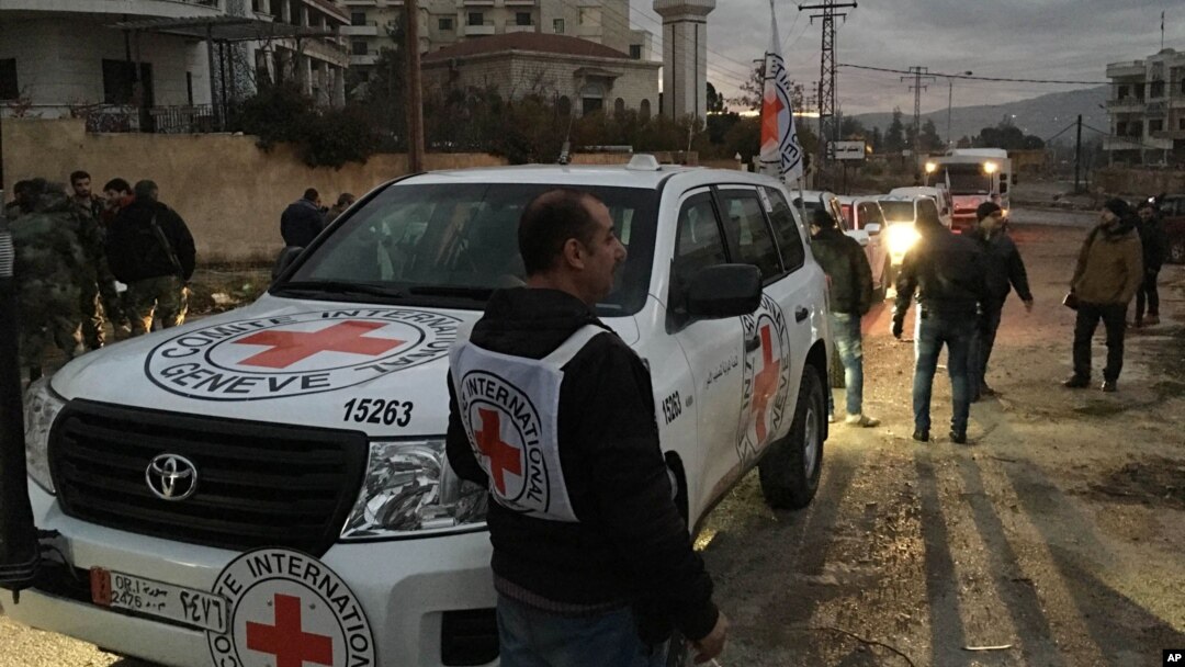 Hội Chữ Thập Đỏ Quốc tế, Trăng Lưỡi liềm Đỏ Syria và Liên Hiệp Quốc đưa viện trợ tới Mayada, Syria.