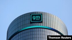 El logo de General Motors en la sede principal de la empresa. [Foto de archivo]