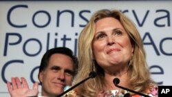 Ann Romney, isteri kandidat Partai Republik, Mitt Romney, membantah kritikan Hillary Rosen (12/4).