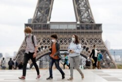 La Torre Eiffel, en París, cerró brevemente el miércoles 23 de septiembre de 2020, por una amenaza de bomba que más tarde no se confirmó, según declaró la policía local.