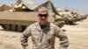 Arhiva - Marinski general Fenk Mekenzi, komandant snaga SAD za Bliski istok, razgovara sa novinaima nakon što je stigao u Siriju na sastanak sa američkim i savezniklim komandantima i vojnicima, 21. maja 2021.