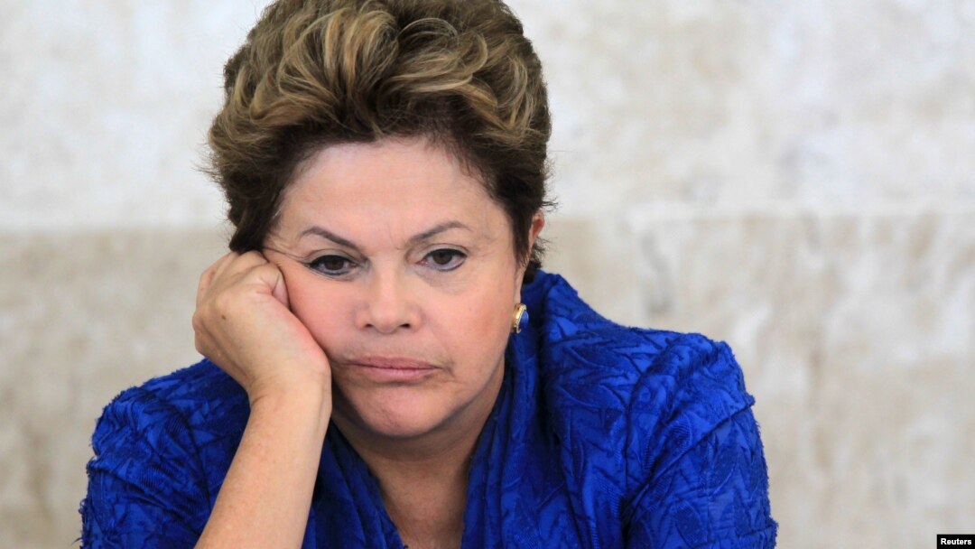 La presidente de Brasil, Dilma Rousseff, recibió la carta de renuncia de los ministros del Partido Socialista.