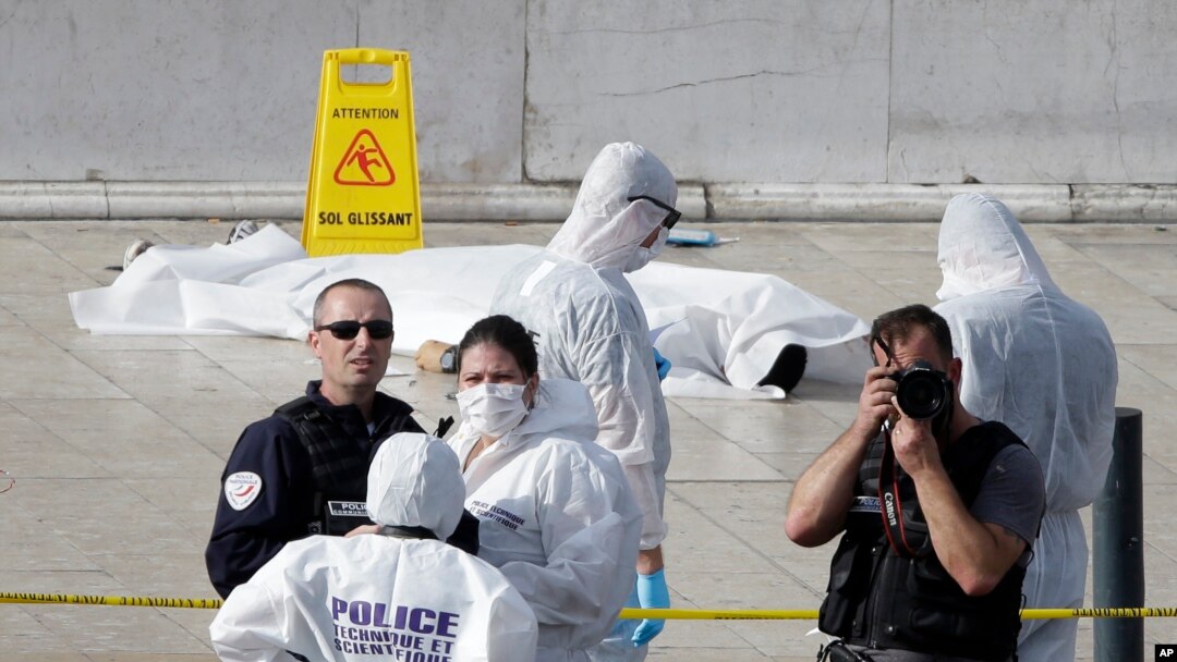 Policijski uviđaj nakon napada u Marseju AP Photo/Claude Paris
