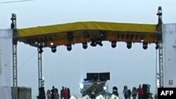 Mijera turiste po ndjekin çdo mbremje koncertet që organizohen në shëtitoren Taulantia të plazhit të Durrësit