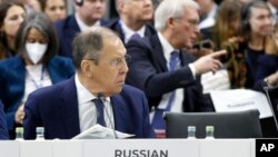 Ruski šef diplomatije Sergej Lavrov na ministarskom sastanku OEBS-a u Skoplju (Foto: AP/Boris Grdanoski)