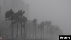 La depresión tropical Fred azota la República Dominicana como tormenta tropical el 11 de agosto de 2021.