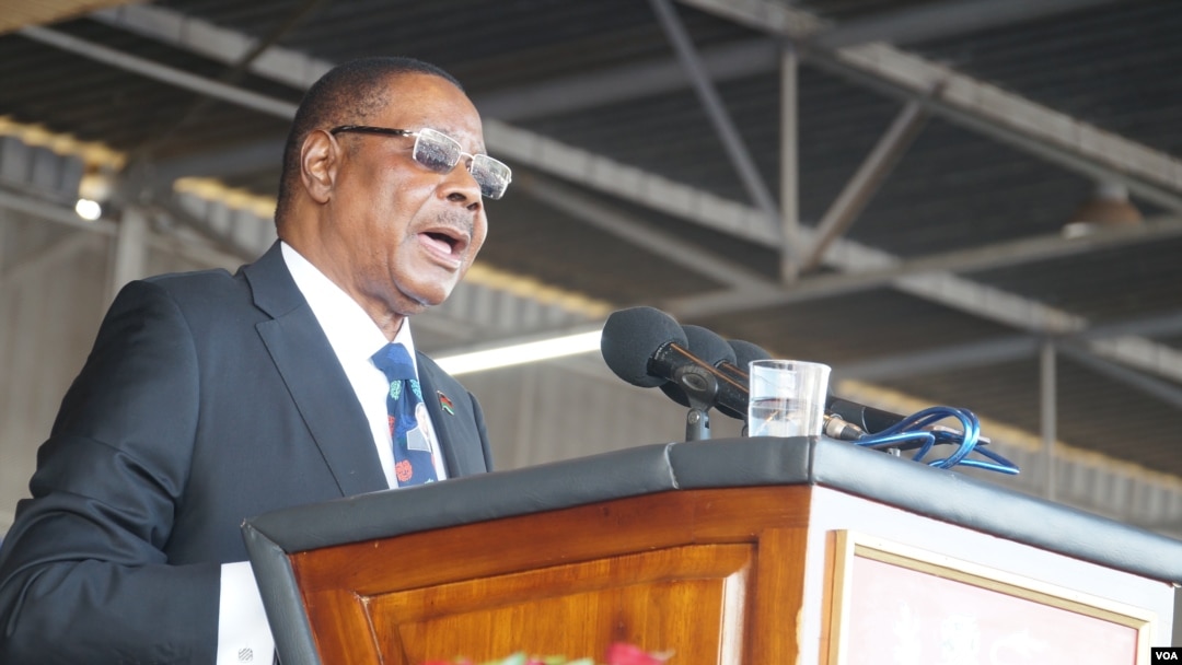 FILE - Malawi President Peter Mutharika addresses his supporters during his swearing-in ceremony in Blantyre, May, 28, 2019. (L. Masina/VOA)