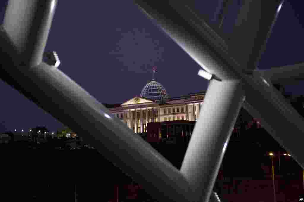 Presidential Palace in Tbilisi. (Yuli Weeks/VOA)