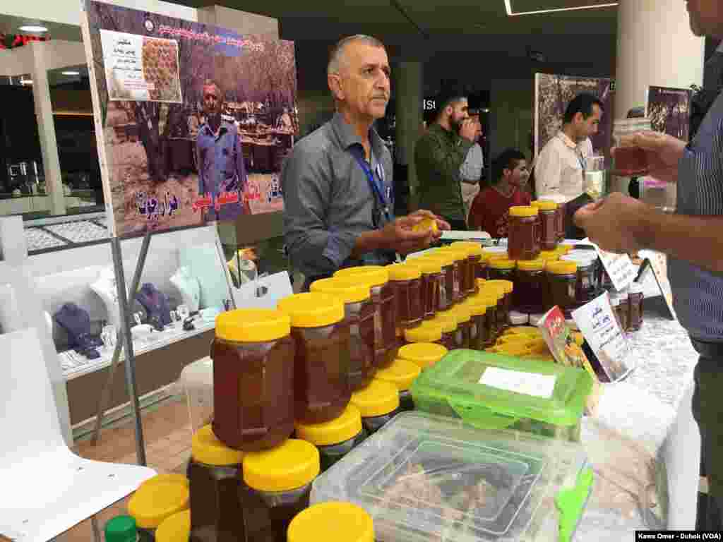 Pêşangeha Tirî Û Hingivî li Bajarê Duhok