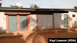 Devanture d’une maison mise en location à Lomé, 14 avril 2021. 