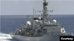 英国皇家海军“里士满”号（HMS Richmond）护卫舰在东中国海航行（英国皇家海军照片）